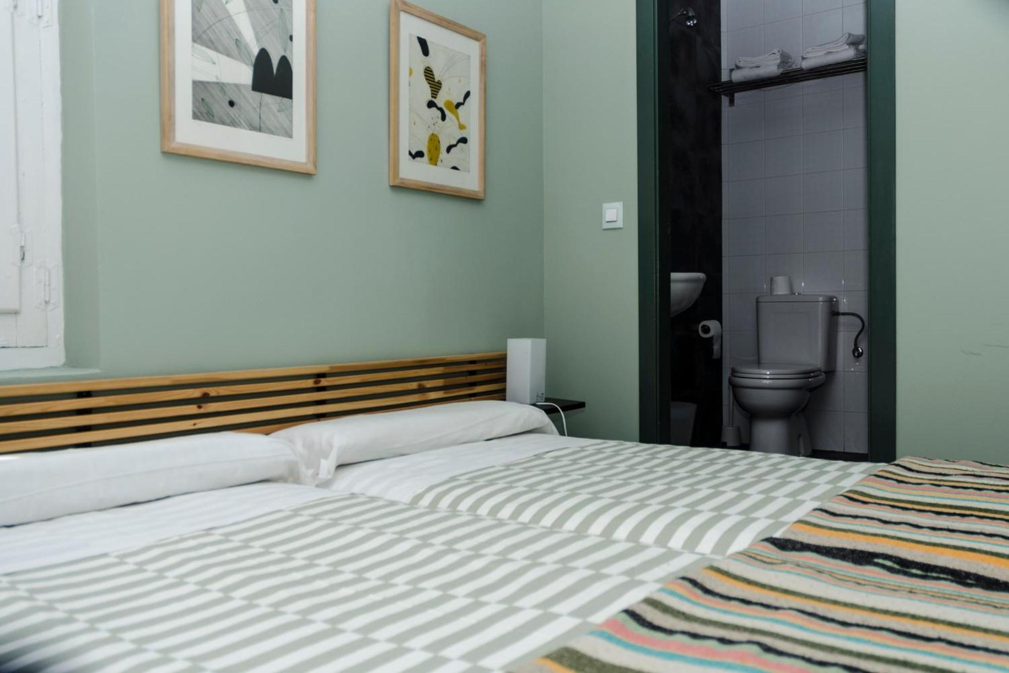 Pension Blanca B&B เลออน ภายนอก รูปภาพ